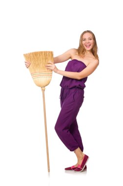 Beyaz izole süpürge ile ev hanımı