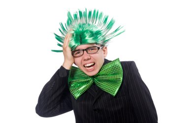 Mohawk saç stili komik bir adam.