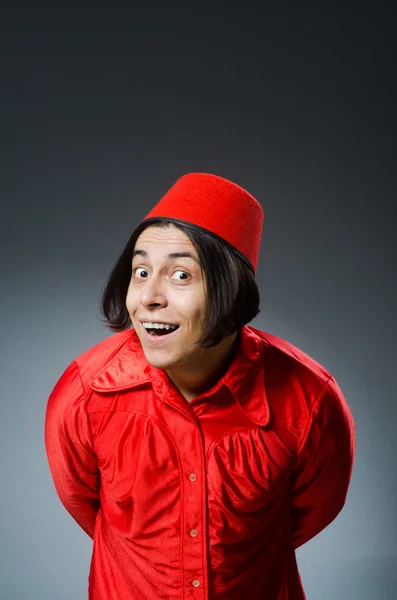 Homem usando chapéu vermelho fez — Fotografia de Stock