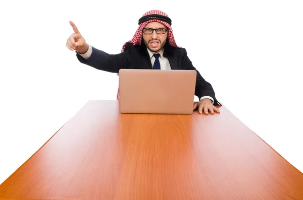 Homme d'affaires arabe avec ordinateur sur blanc — Photo