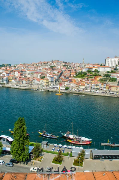 Vista da cidade do Porto no dia brilhante — Fotografia de Stock