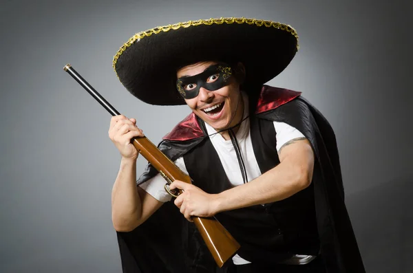 Persona que usa sombrero sombrero en concepto divertido — Foto de Stock