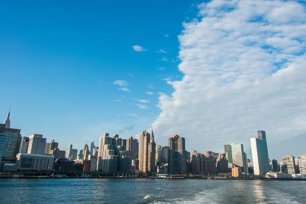 New York 'ta Manhattan şehir merkezinin panoraması — Stok fotoğraf