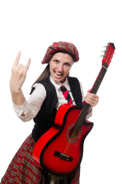 ギターとスコットランドの服の女性 — ストック写真