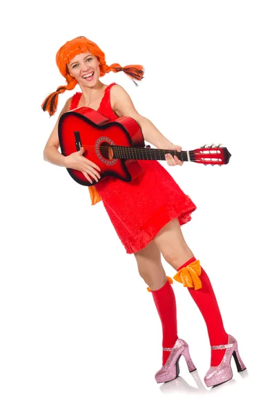Žena s kytarou izolovaných na bílém — Stock fotografie