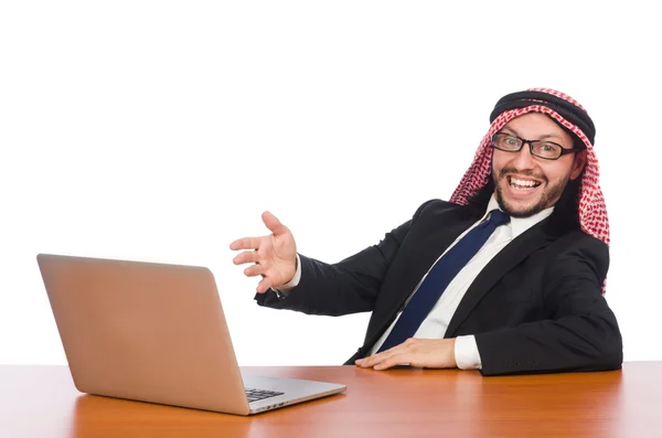 Arabischer Geschäftsmann mit Computer auf Weiß — Stockfoto