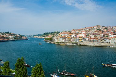 Yaz günü Porto şehrinin manzarası