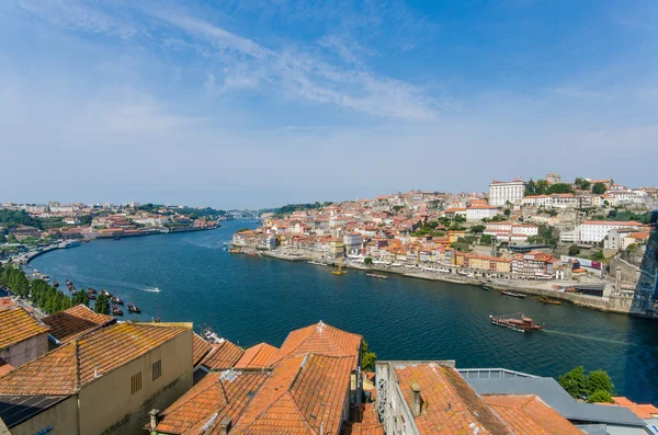 Vista de la ciudad de Oporto en el día de verano — Foto de Stock