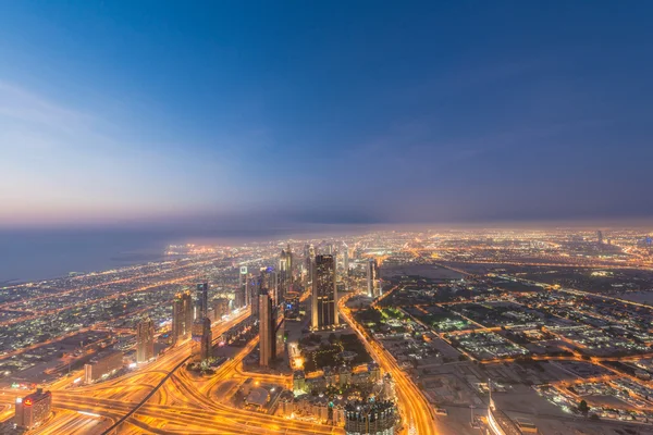 Panorama de la nuit Dubaï au coucher du soleil — Photo