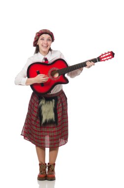 Kadın gitar ile İskoç giyim