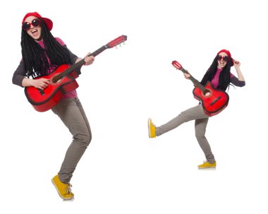 Hipste gitar çalan beyaz izole