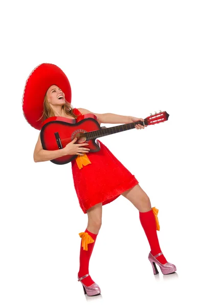 Kvinna med sombrero spelar gitarr på vit — Stockfoto