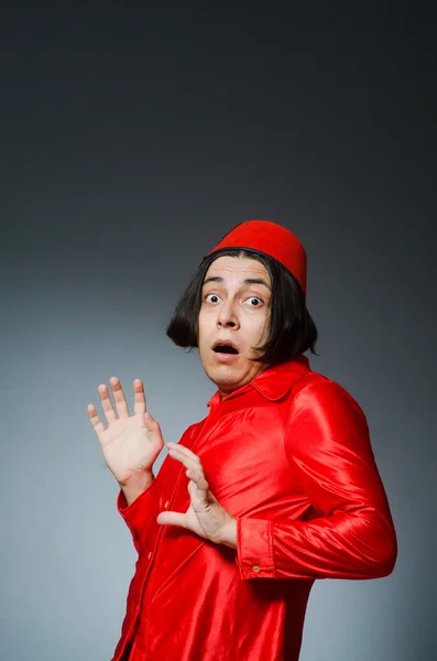 Homem usando chapéu vermelho fez — Fotografia de Stock