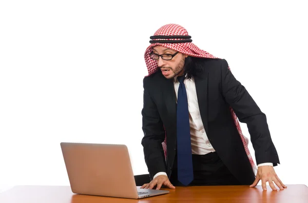 Arabischer Geschäftsmann mit Computer auf Weiß — Stockfoto