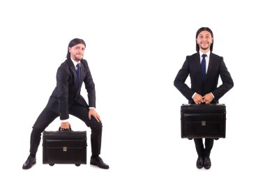 Beyazlar üzerinde seyahat eden bir iş adamı