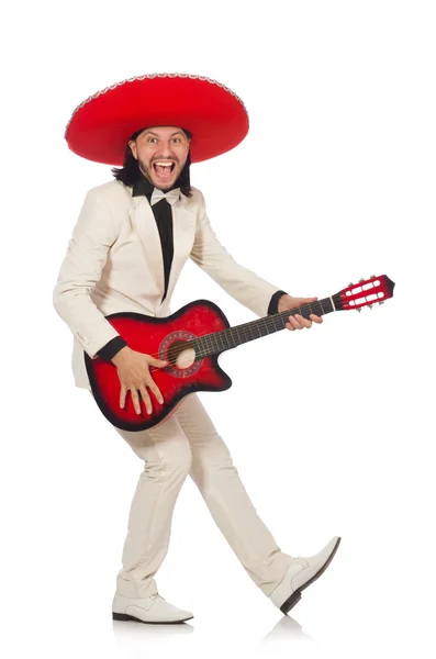 Funny mexicano en traje sosteniendo la guitarra aislado en blanco — Foto de Stock