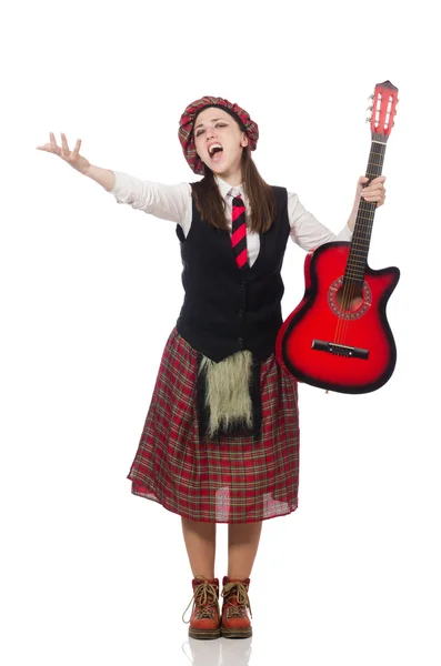 Mujer en ropa escocesa con guitarra — Foto de Stock