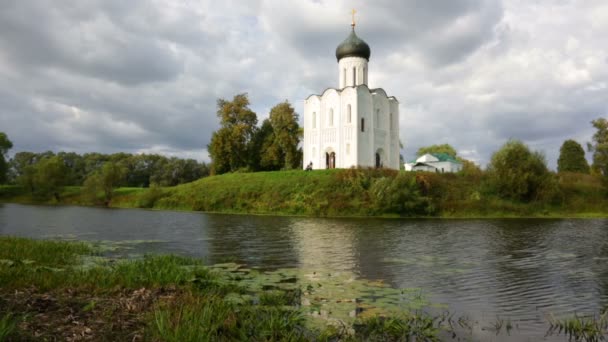Church of Intercession upon Nerl River. — Stock Footage Church of Intercession upon Nerl River. Stock Footage