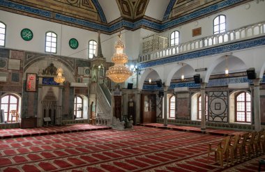  Eski Akko (Acre) kentindeki tarihi El Cezzar Camii 'nin içinde. İsrail.