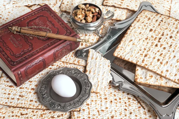 Matza bread for passover celebration — Stock Photo, Image