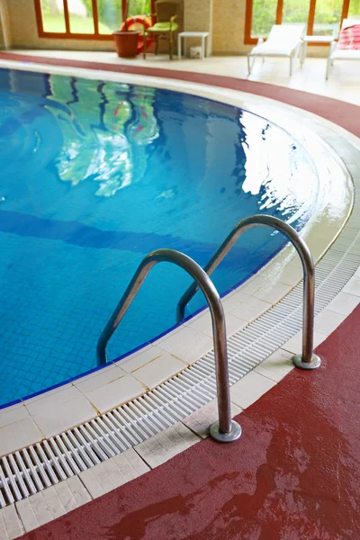 Swimming pool, indoors — Stock Photo, Image