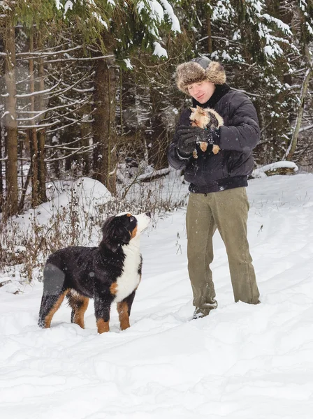 Man en hond — Stockfoto