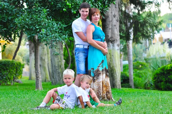 Glückliche Familie — Stockfoto