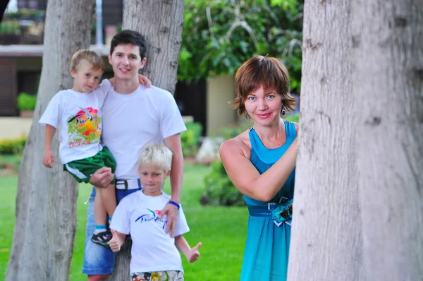 Familia feliz — Foto de Stock