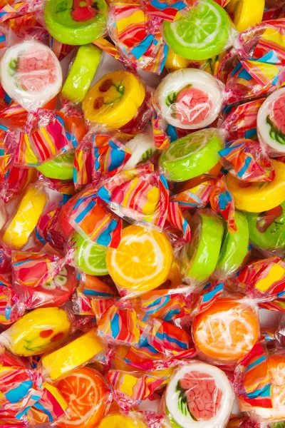 Viele verschiedene leckere Bonbons, Stapel — Stockfoto