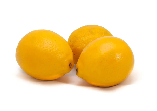 Tre limoni isolati su fondo bianco — Foto Stock