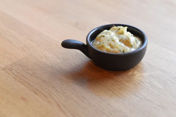 Miska sosu grillowego — Darmowe zdjęcie stockowe