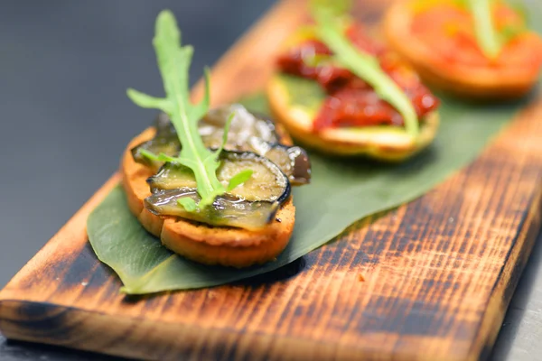 Farklı Dolgu Maddeleri Ile Tost Aperatifler Görünümü Kapat — Stok fotoğraf