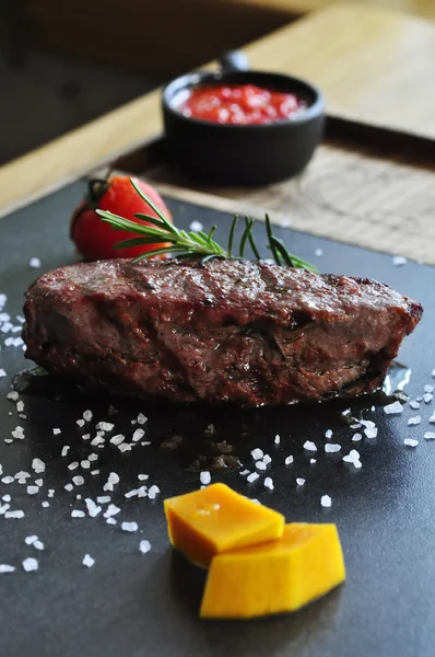 Ízletes sült filé steak — ingyenes stock fotók