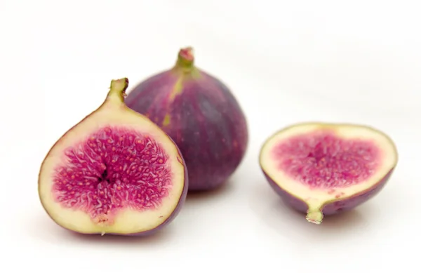 Na białym tle owoce dojrzałe słodkie figi — Zdjęcie stockowe