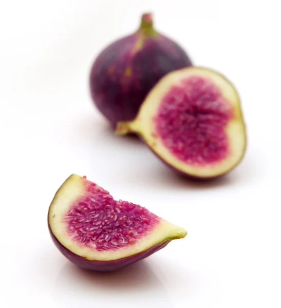 Figos maduros frutos isolados sobre fundo branco — Fotografia de Stock