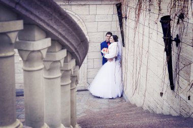 Gelin ve damat romantik bir anda