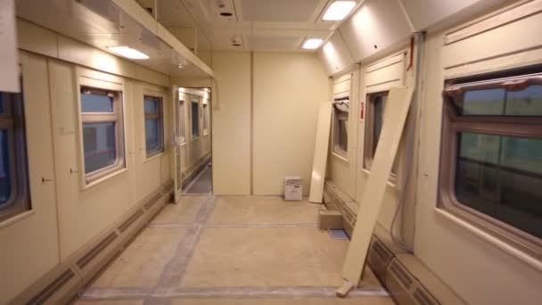 Demiryolu yeni vagon içinde — Stok video
