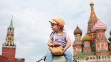 Moskova Kızıl Meydan kız