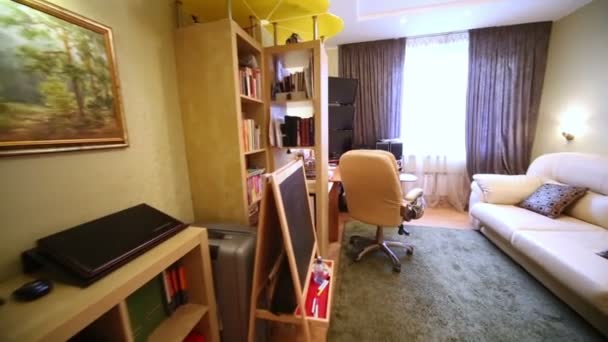 Interior of room with sofa — Stock Video