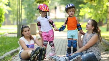 Dört çocuk Silindirler