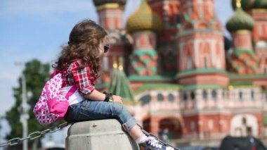 güneş gözlüğü dalgalar kız