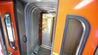 Demiryolu taşıma kapılar kapanıyor