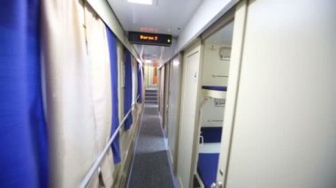 Tver tren arabaya koridorda