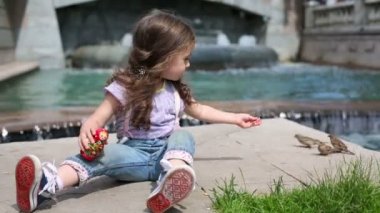 kıvırcık matrioshka kızla