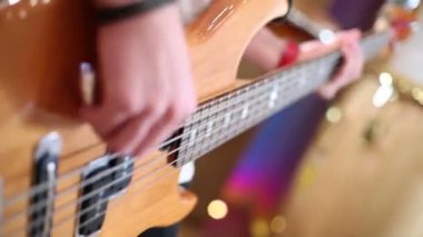 eller iskambil gitar gitarist