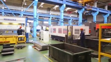 Dükkanı kesme metal parçalar için