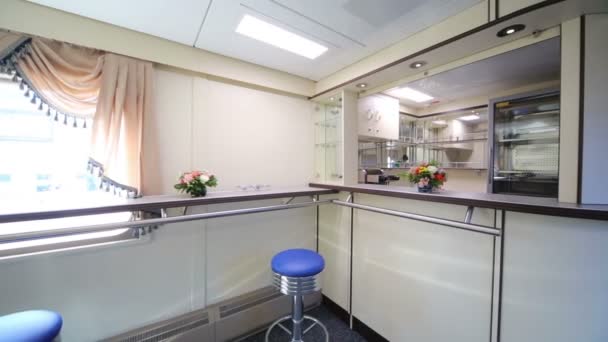 Bar in restaurant railway car — Stock Video