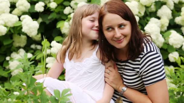 Little girl and her happy mother — Stock Video