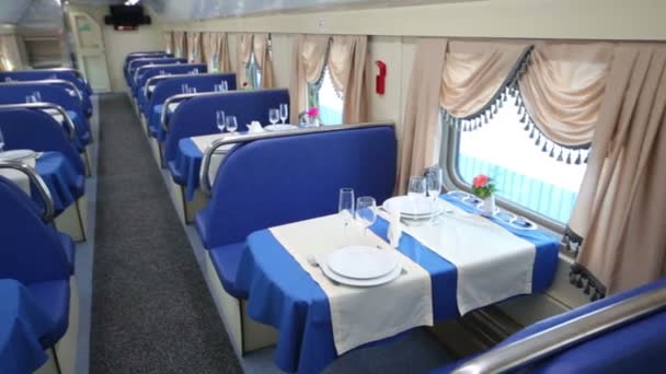 Restaurant im Eisenbahnwaggon — Stockvideo