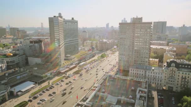 Verkeer op nieuwe Arbat straat — Stockvideo